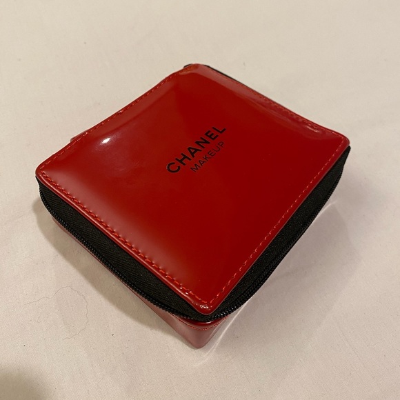 Chanel makeup case - Picture 1 of 1